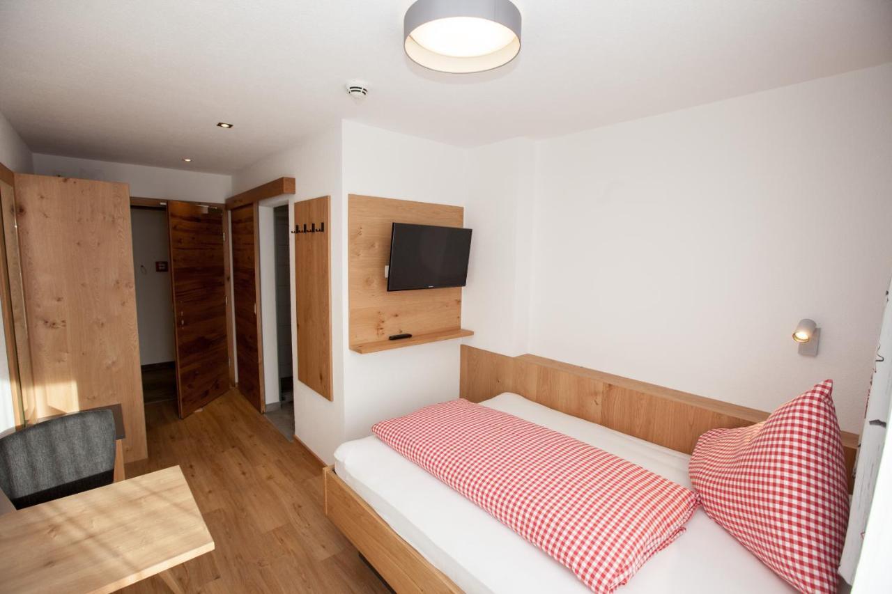 Haus Kuechelspitz Bed & Breakfast Ischgl